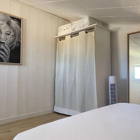 بيت للعطل Le Petit Pavillon De