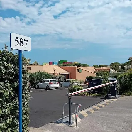Le Petit Pavillon De بيت للعطل جرْويسا